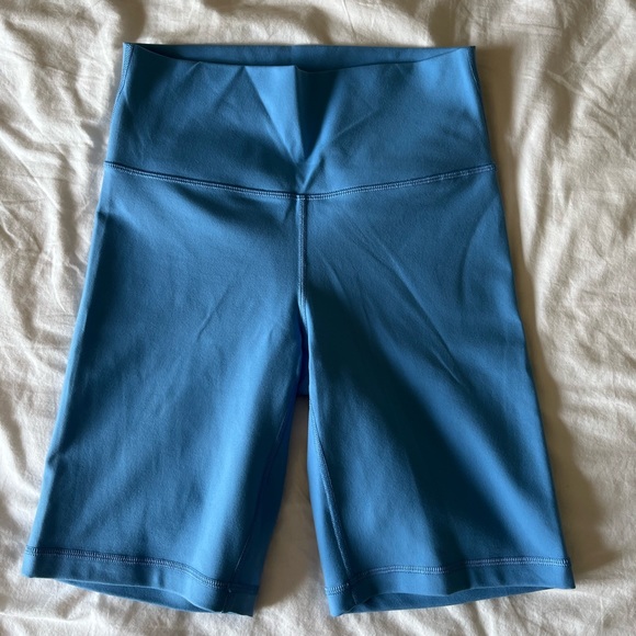NWOT Aritzia Atmosphere Hi-Rise 9" Inseam Biker Shorts Bright Blue Medium - Picture 4 of 10
